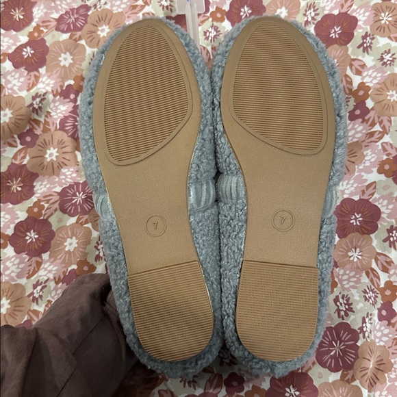 Auden Soft Gray Slippers - Picture 3 of 5